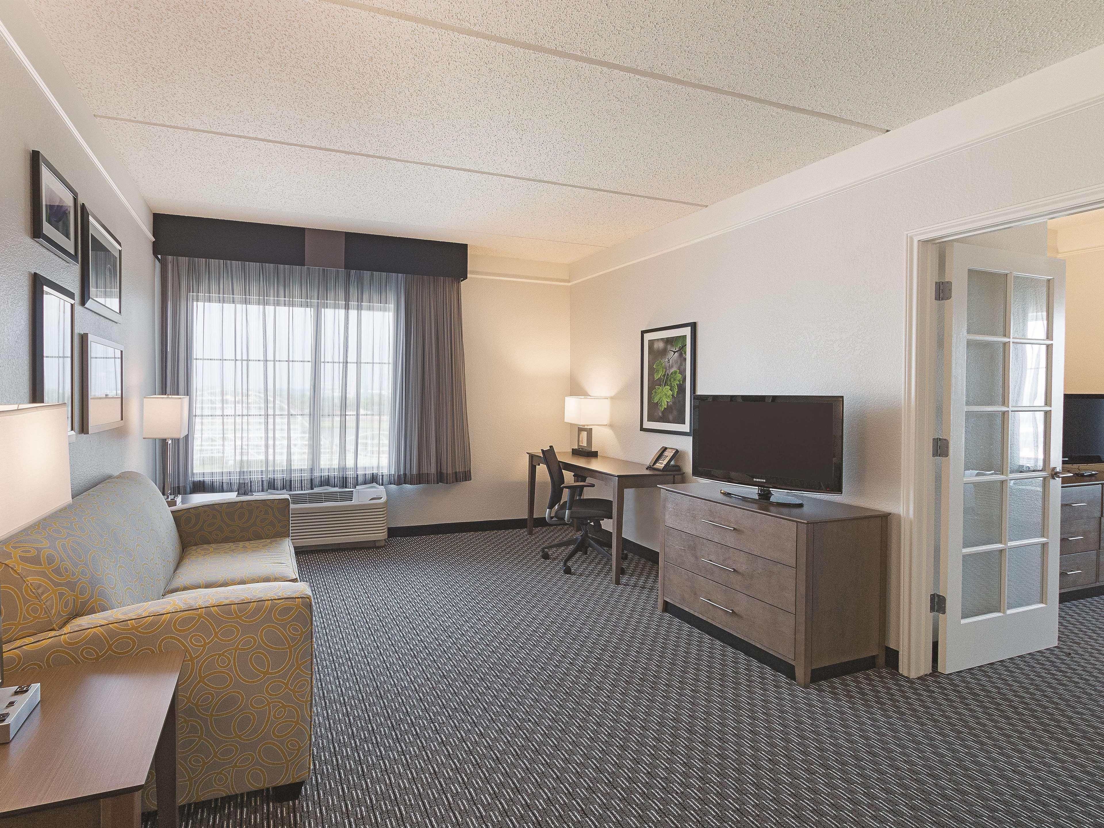 מלון La Quinta By Wyndham Arlington North 6 Flags Dr מראה חיצוני תמונה