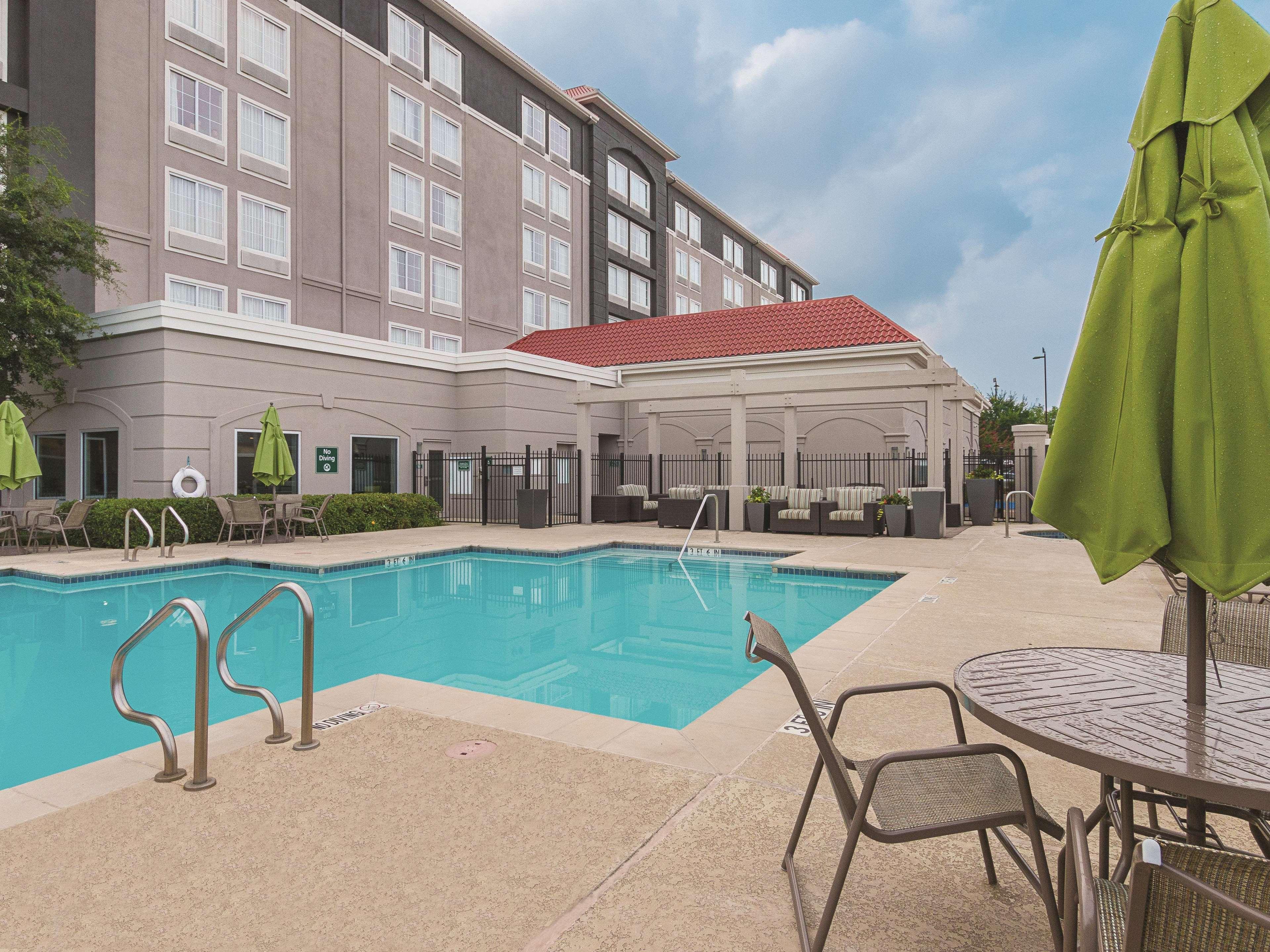 מלון La Quinta By Wyndham Arlington North 6 Flags Dr מראה חיצוני תמונה