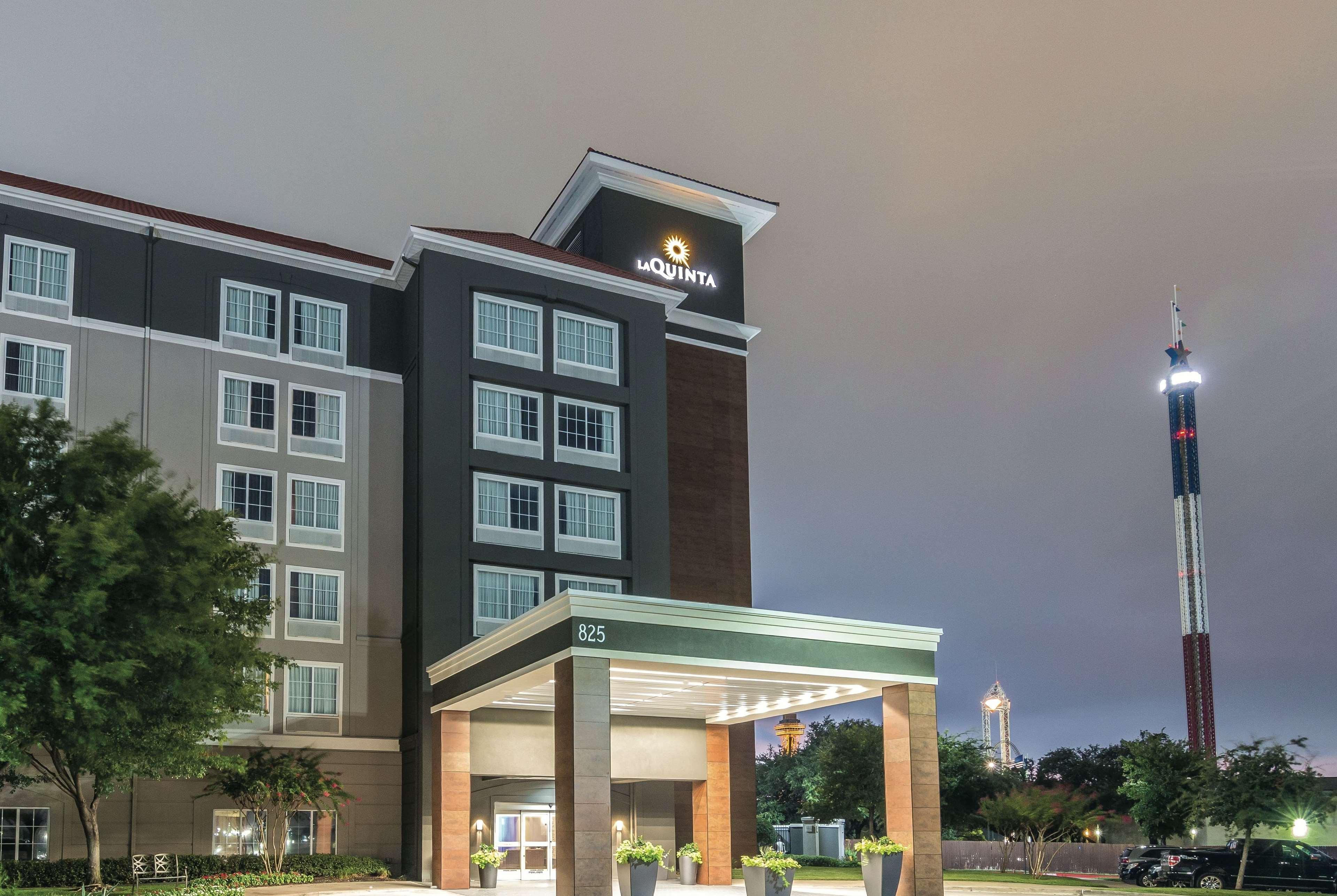 מלון La Quinta By Wyndham Arlington North 6 Flags Dr מראה חיצוני תמונה