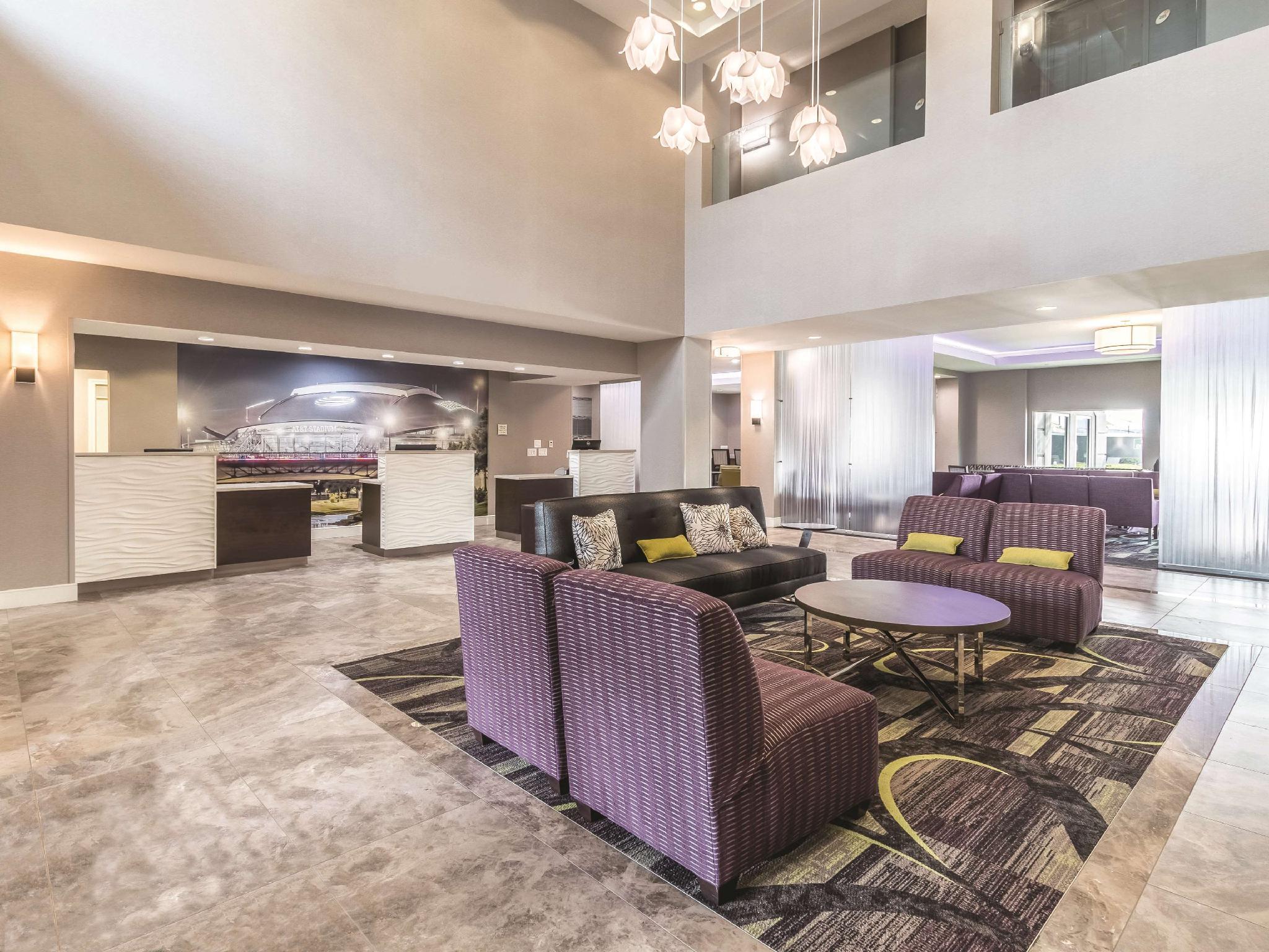 מלון La Quinta By Wyndham Arlington North 6 Flags Dr מראה חיצוני תמונה