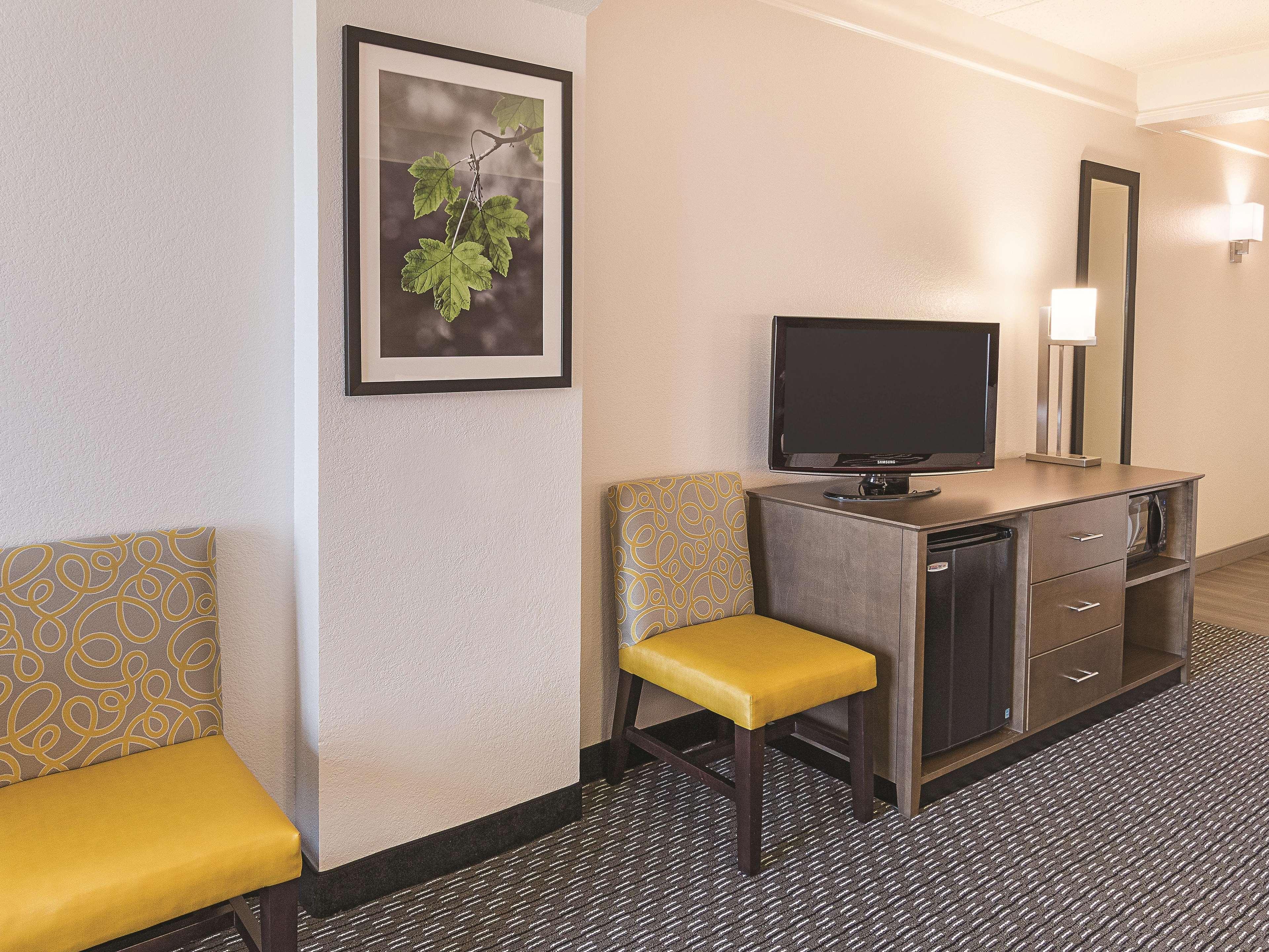מלון La Quinta By Wyndham Arlington North 6 Flags Dr מראה חיצוני תמונה