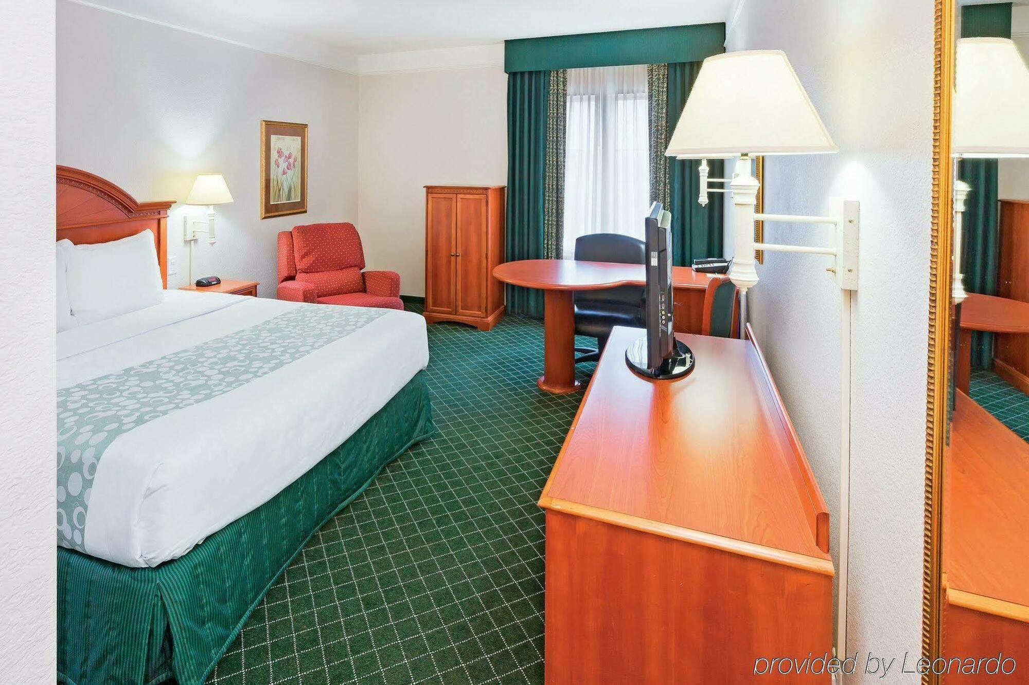 מלון La Quinta By Wyndham Arlington North 6 Flags Dr מראה חיצוני תמונה
